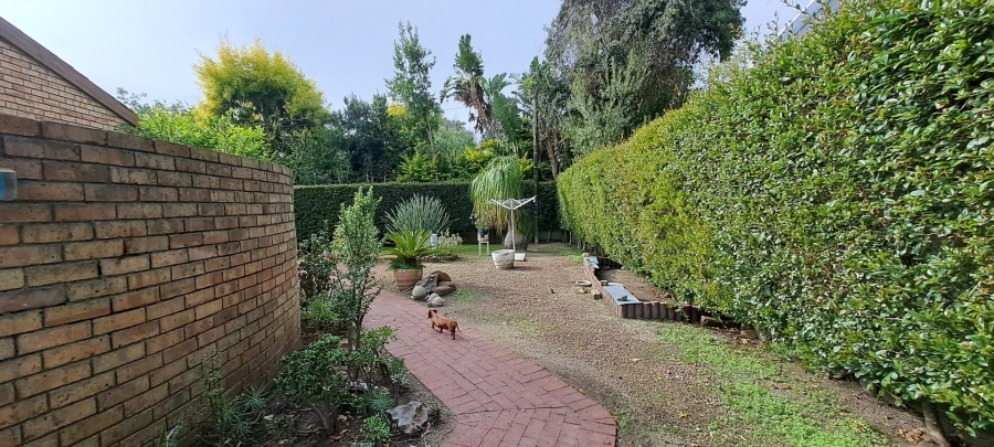 To Let 3 Bedroom Property for Rent in Lemoenkloof Western Cape